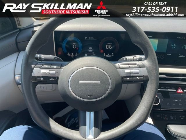 Used 2025 Gray Hyundai SEL image 13