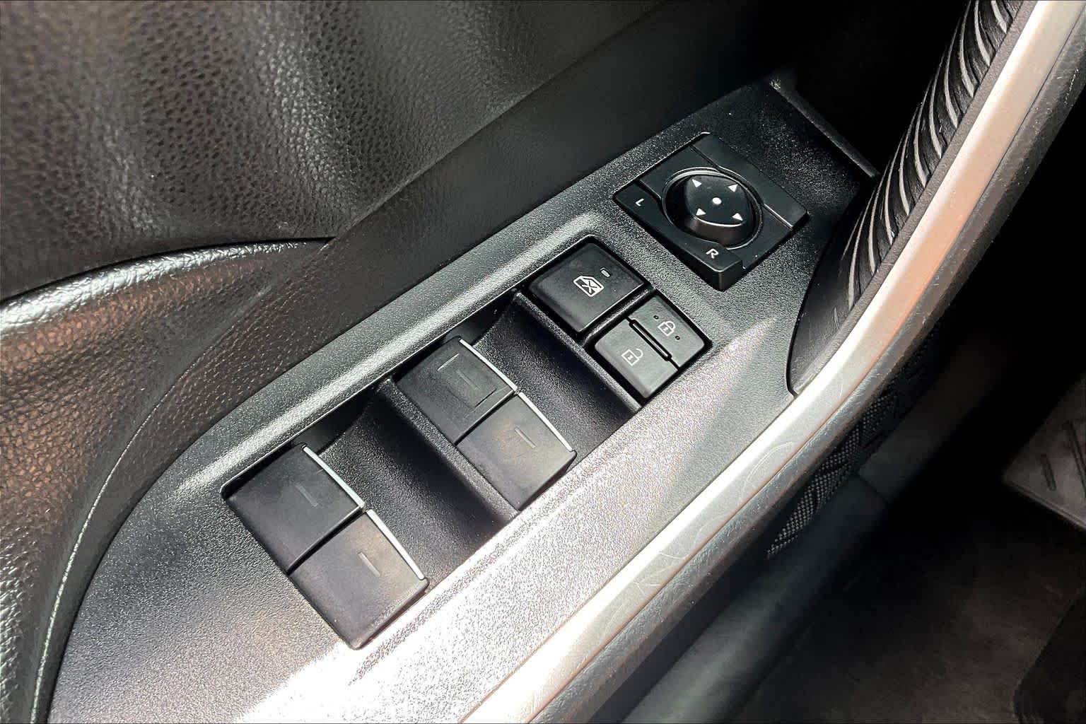 2023 Toyota RAV4 XLE - Photo 33