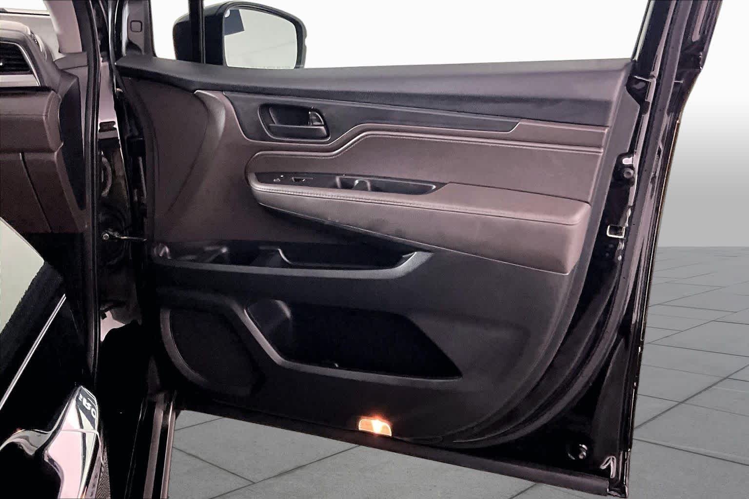Used 2019 Crystal Black Pearl Honda EX-L w/Navi/RES image 21