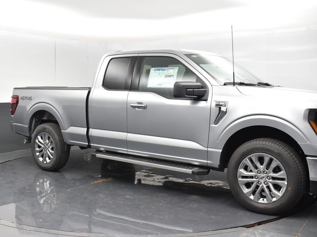 New 2026 Iconic Silver Metallic Ford XLT image 9