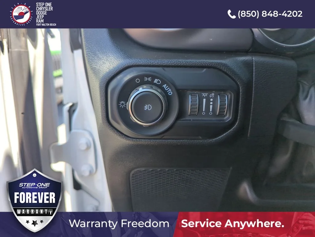 Certified Used 2022 White Jeep Unlimited High Tide image 15