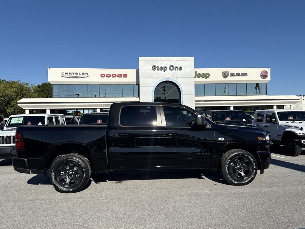 New 2026 Diamond Black Crystal Pearl-Coat Exterior Paint Ram Big Horn/Lone Star image 5