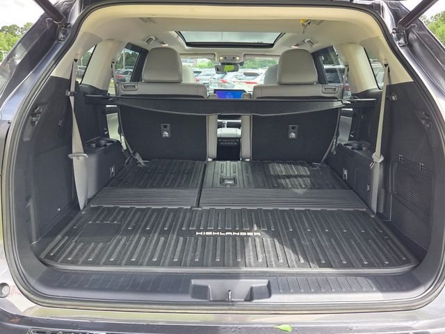 Used 2023 Gray Toyota Platinum image 11