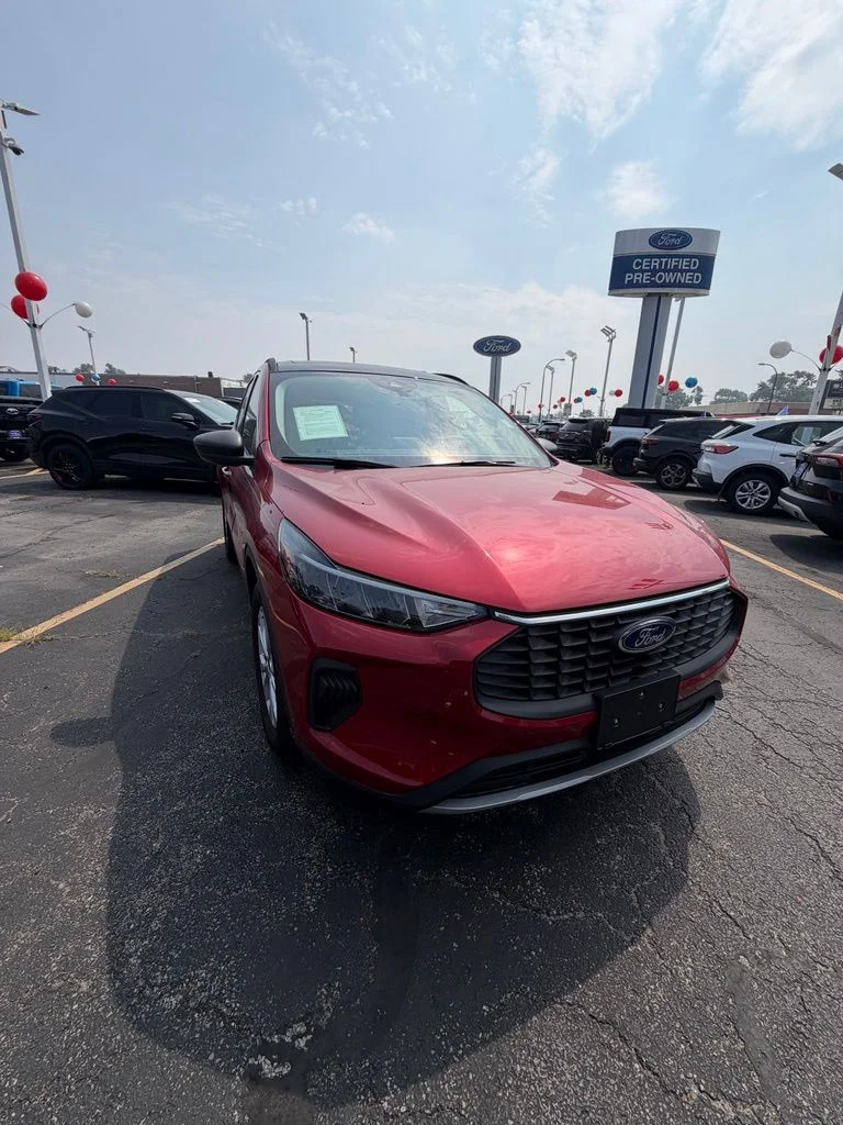 Used 2023 Red Metallic Ford Active image 15