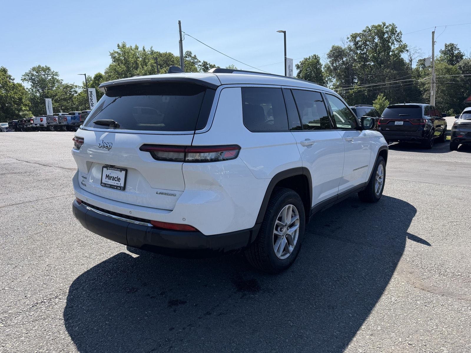 Used 2023 Bright White Clearcoat Jeep Laredo X image 4