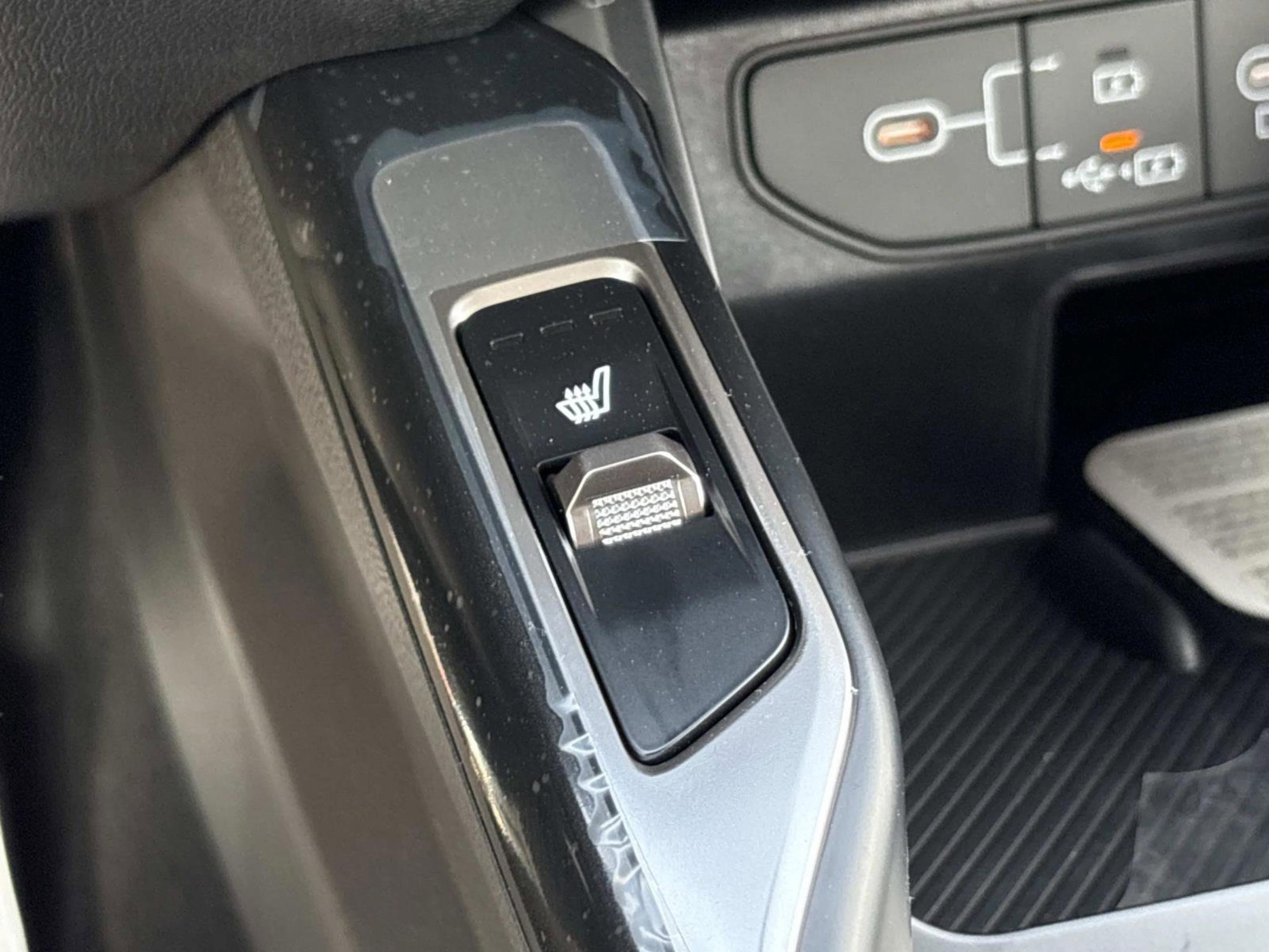 New 2026 Interstellar Gray Kia EX image 31