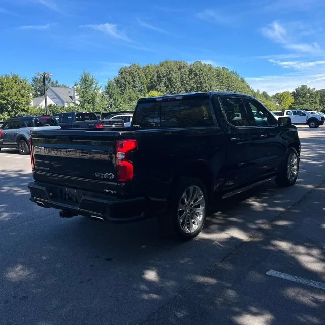 Used 2019 Black Chevrolet High Country image 5