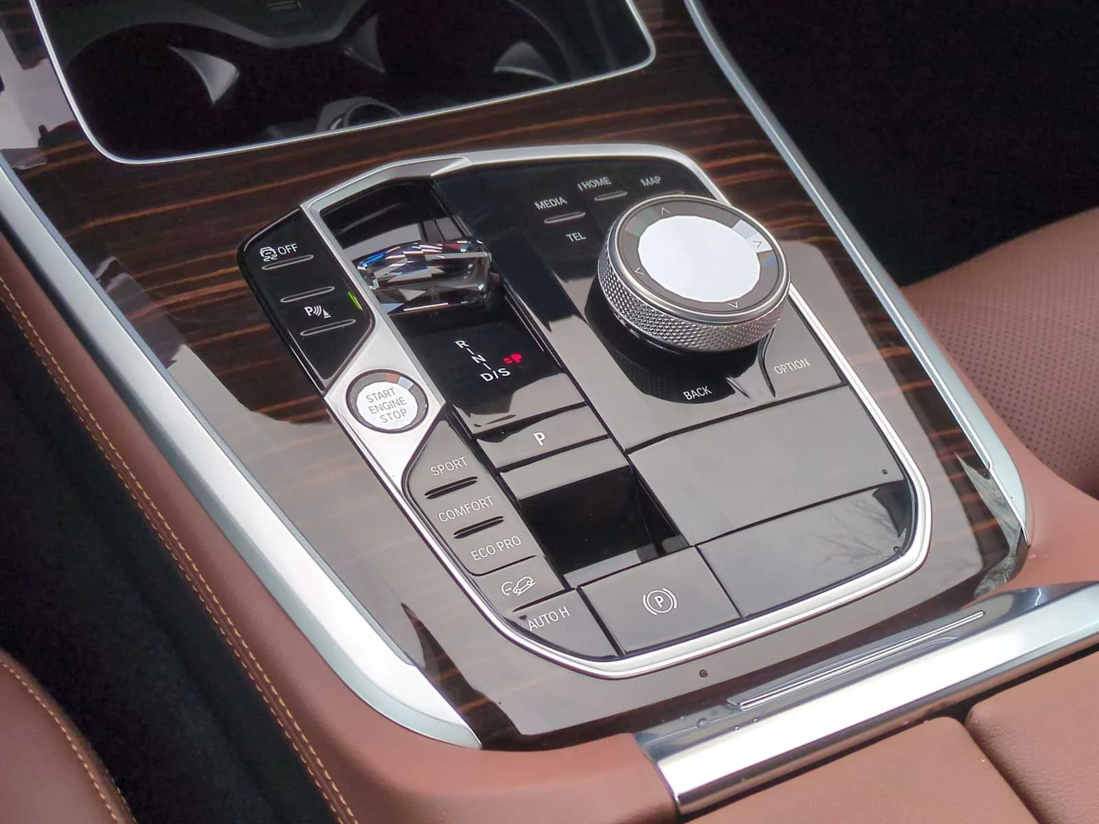 New 2026 Black Sapphire Metallic BMW M60i image 34