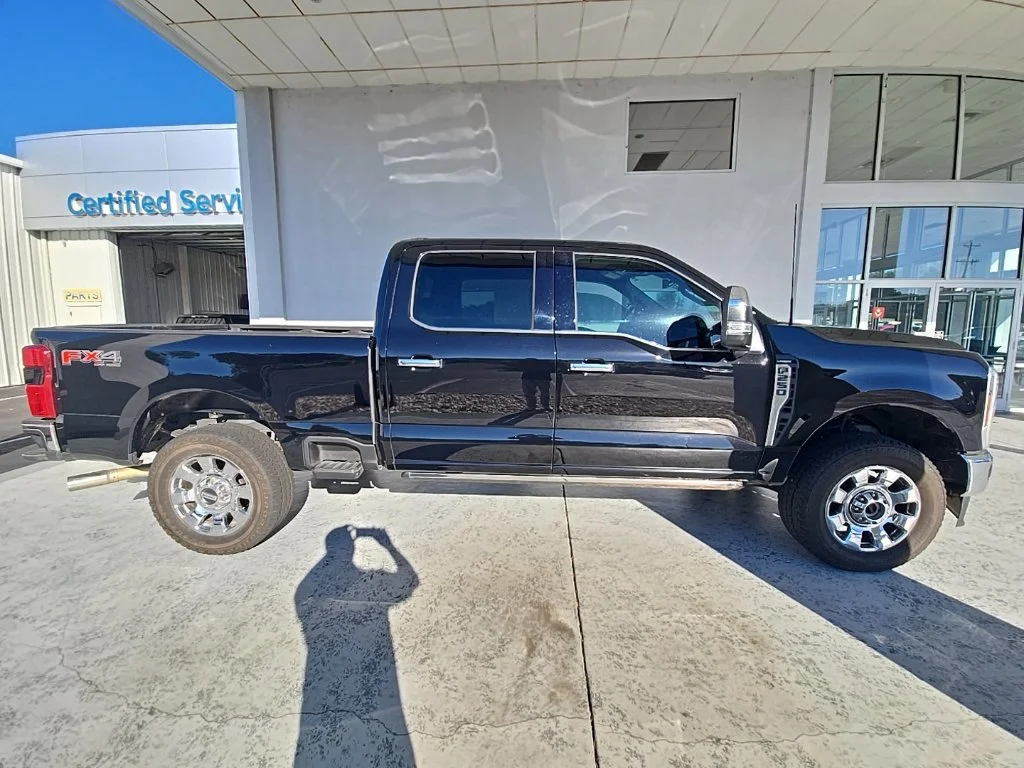 Used 2026 Agate Black Metallic Ford XL image 7