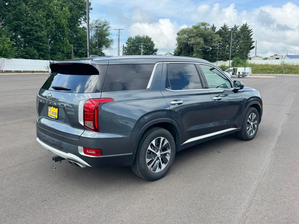 Used 2021 Gray Hyundai SEL image 3