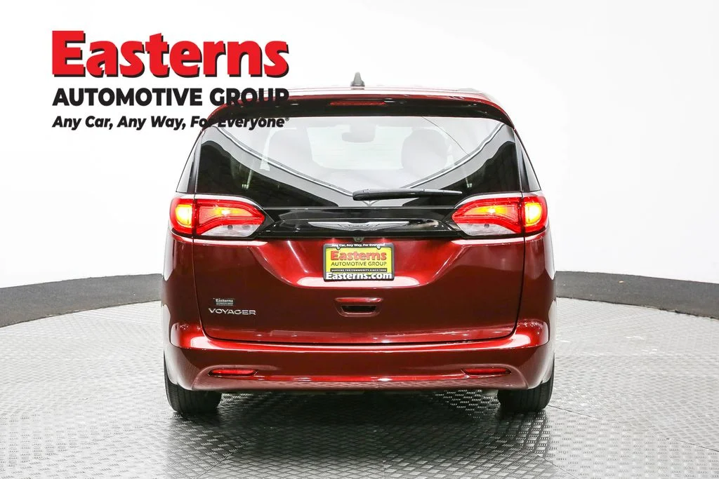 Used 2023 Red Chrysler LX image 6