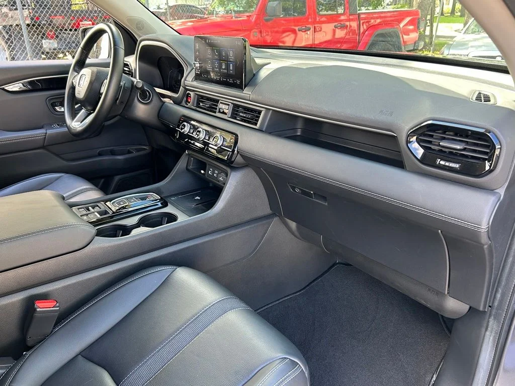 Used 2024  Honda EX-L image 40