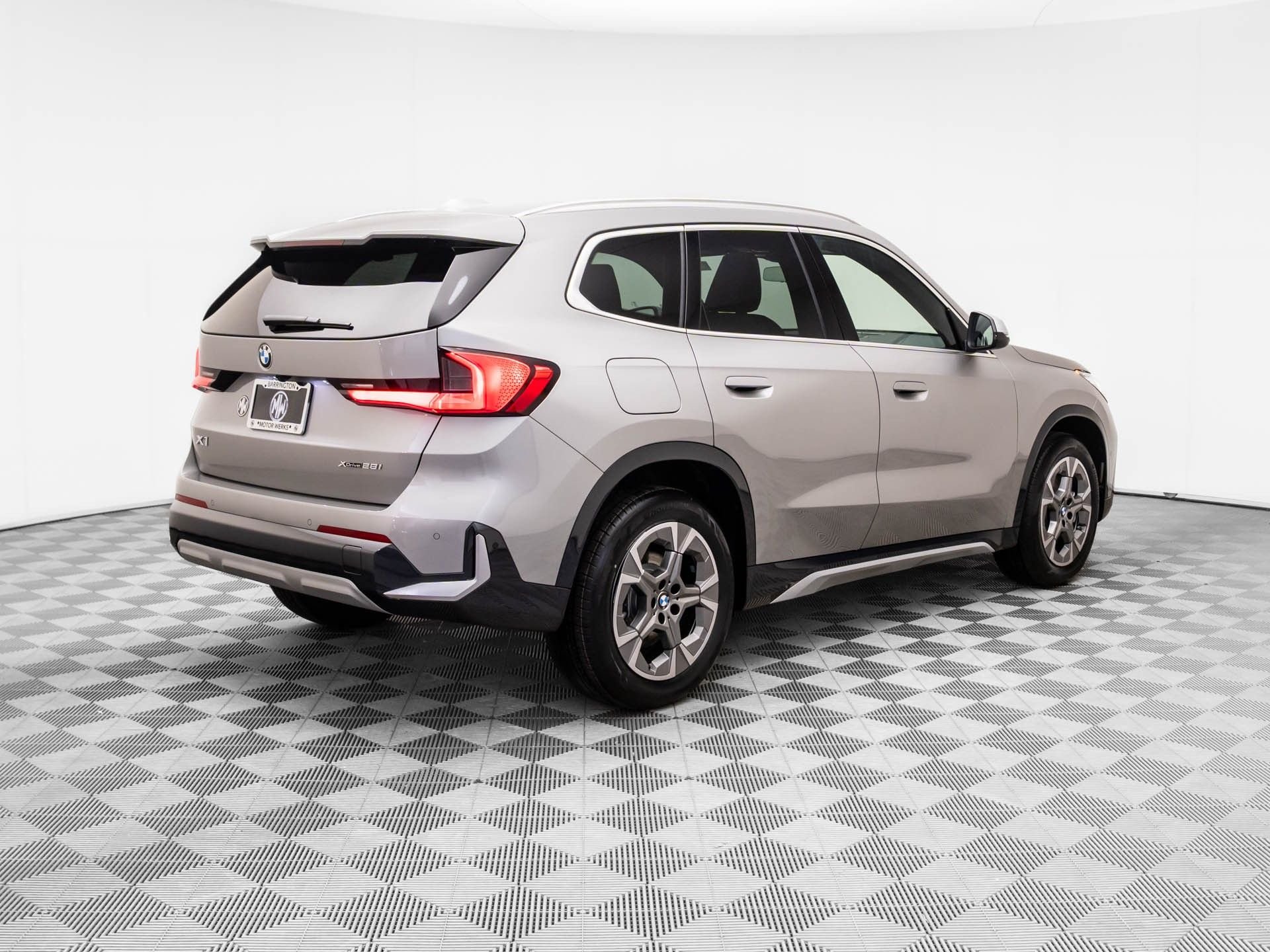 New 2026 Space Silver Metallic BMW xDrive28i image 6