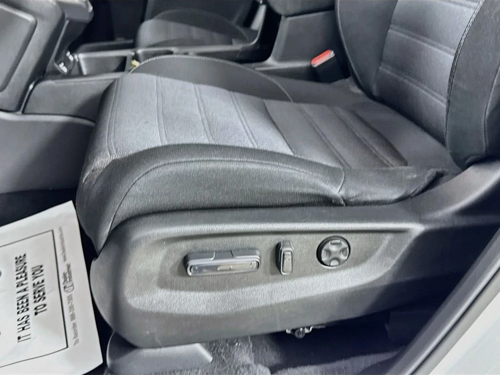 Certified Used 2022 White Honda EX image 25