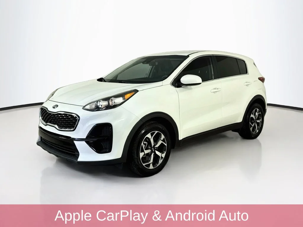 Used 2022 White Kia LX image 3