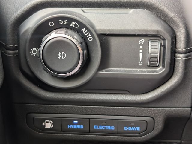 Used 2025 Gray Jeep Sahara 4xe image 21