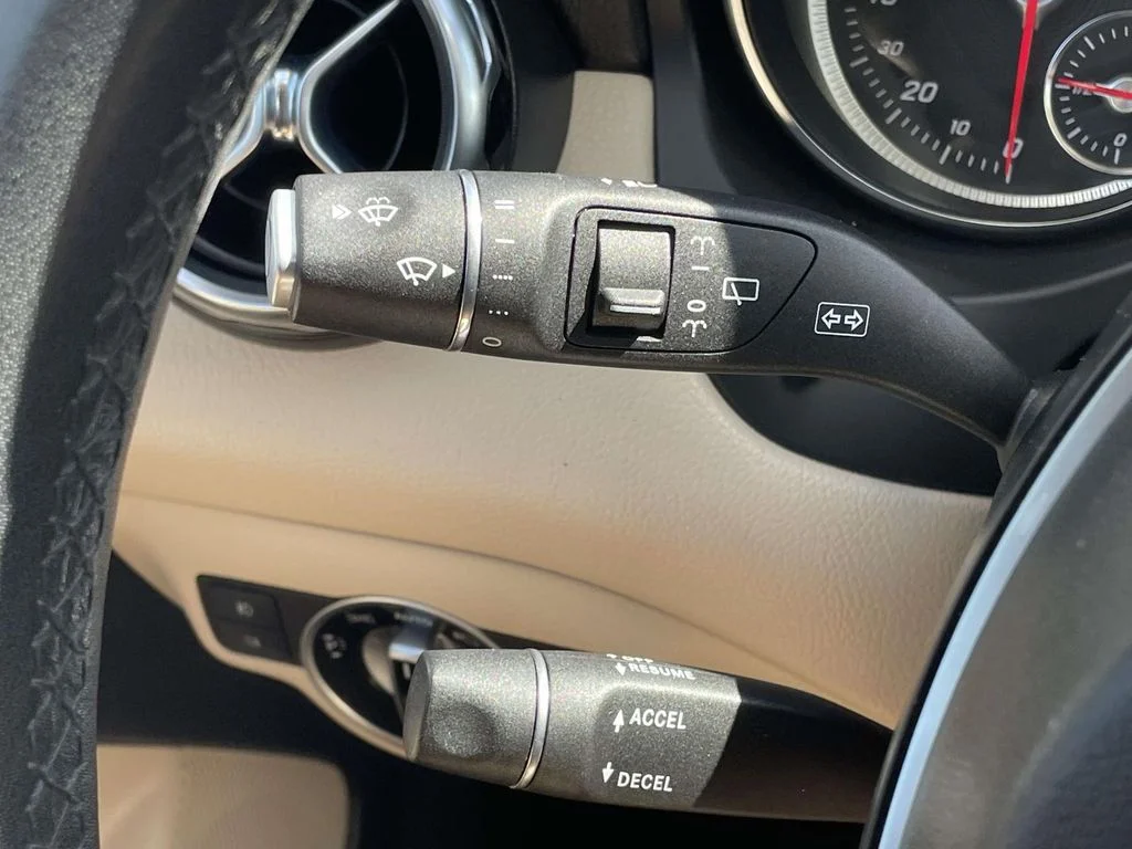 Used 2018 Cirrus White Mercedes-Benz 250 4MATIC® image 11
