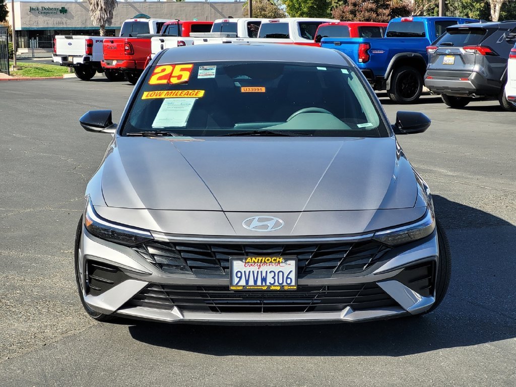 Used 2025 Silver Hyundai SEL Sport image 2