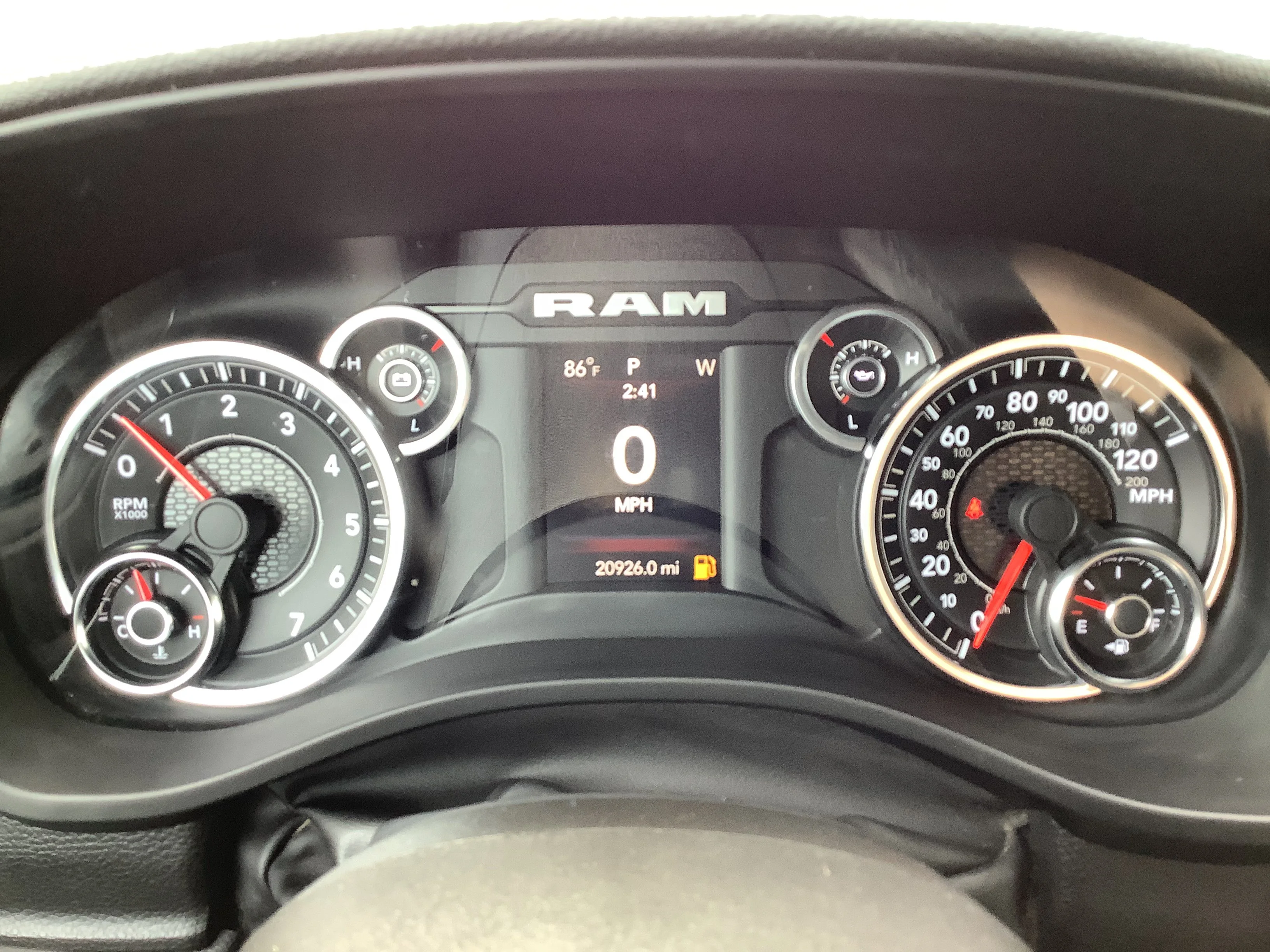 Used 2023 White Ram Big Horn/Lone Star image 11