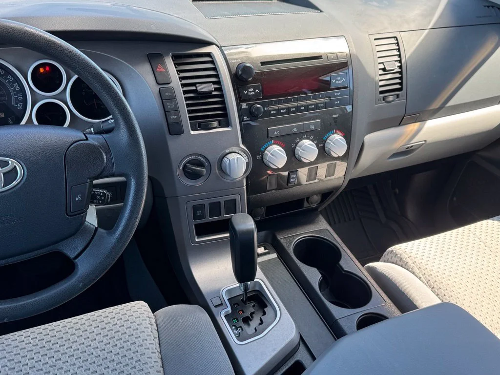 Used 2011 Silver Toyota Grade image 26