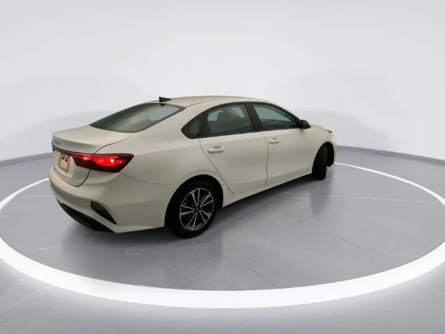 Used 2024 White Kia LXS image 6