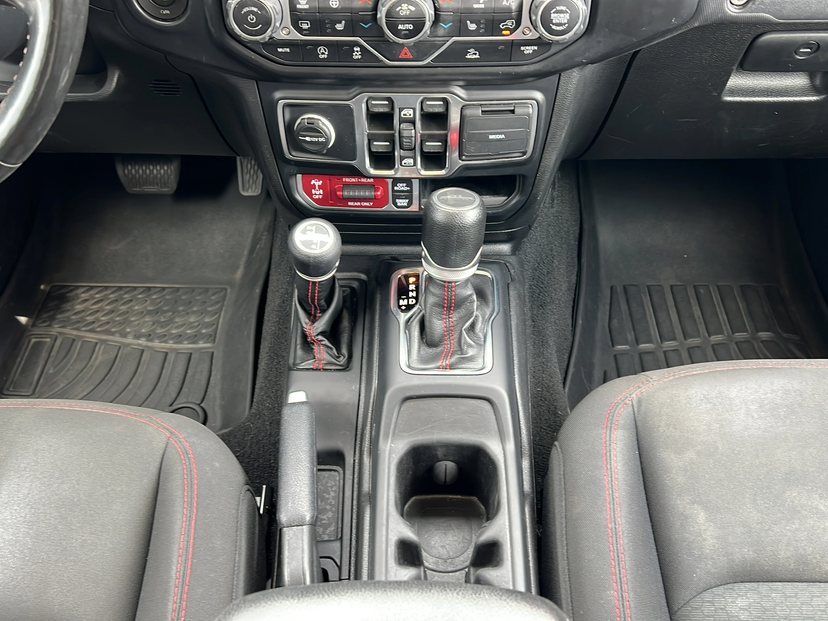 Used 2022 Bright White Clearcoat Jeep Rubicon image 16