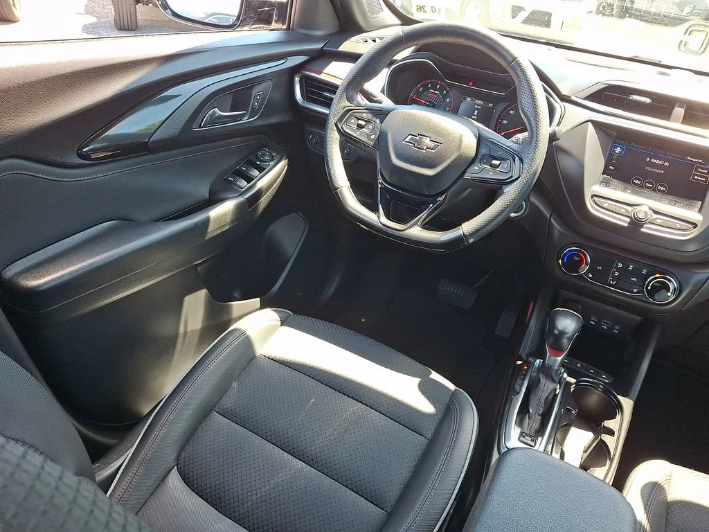 Used 2022 Mosaic Black Metallic Chevrolet RS image 15