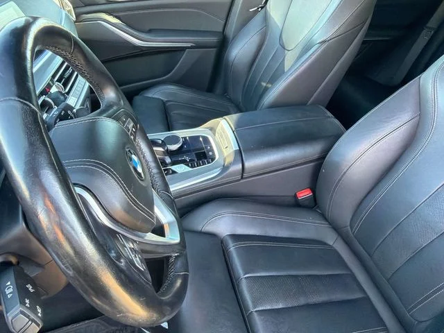 Used 2019 Gray BMW xDrive40i image 22