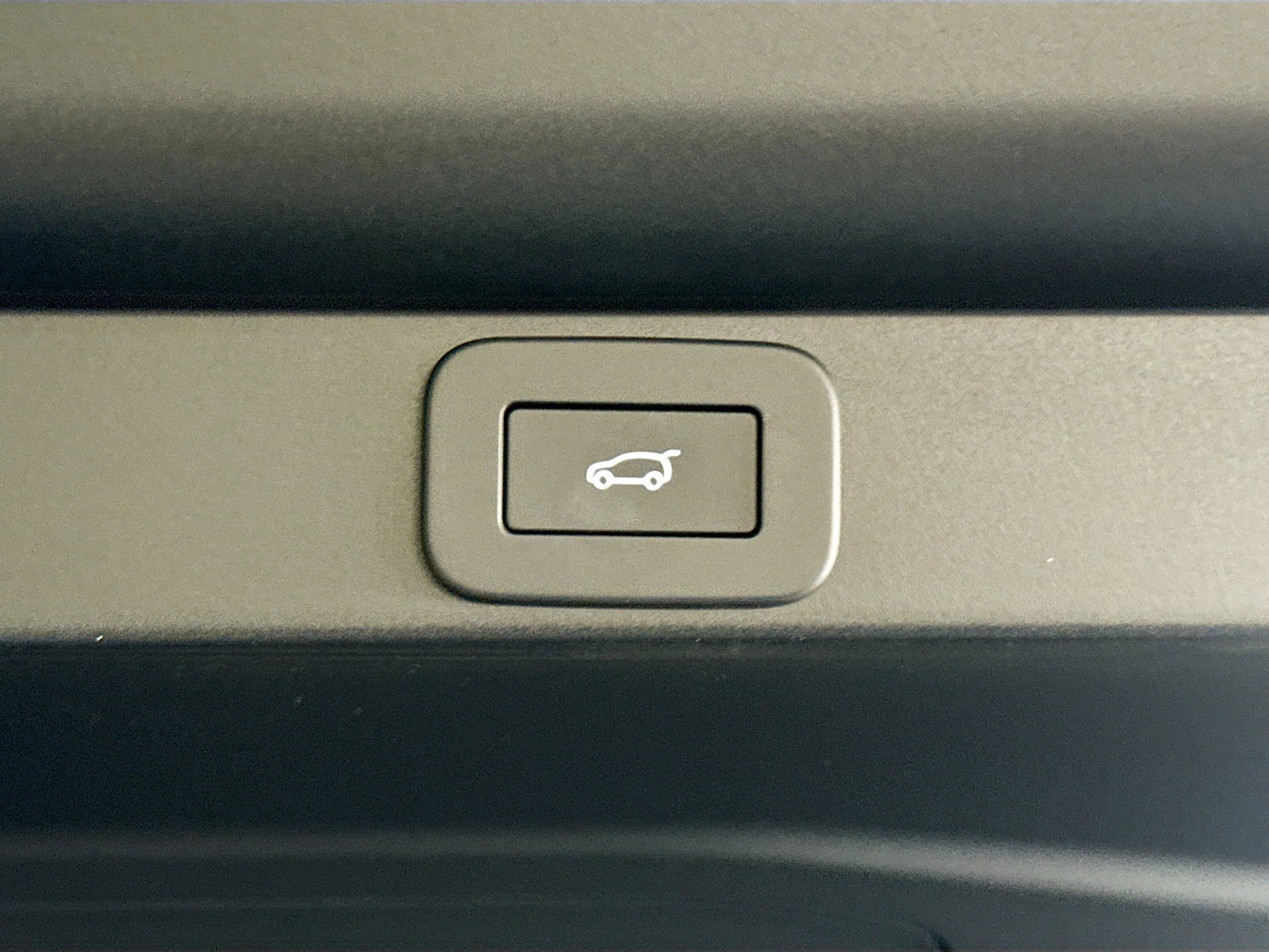 New 2026 Fuji White Land Rover SE image 12