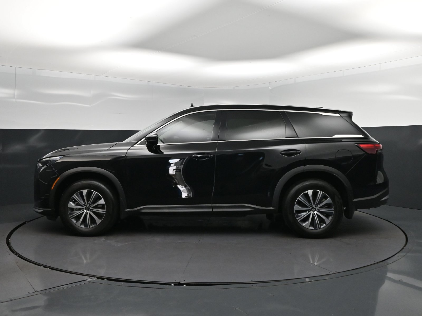 Used 2026 Black INFINITI PURE image 4