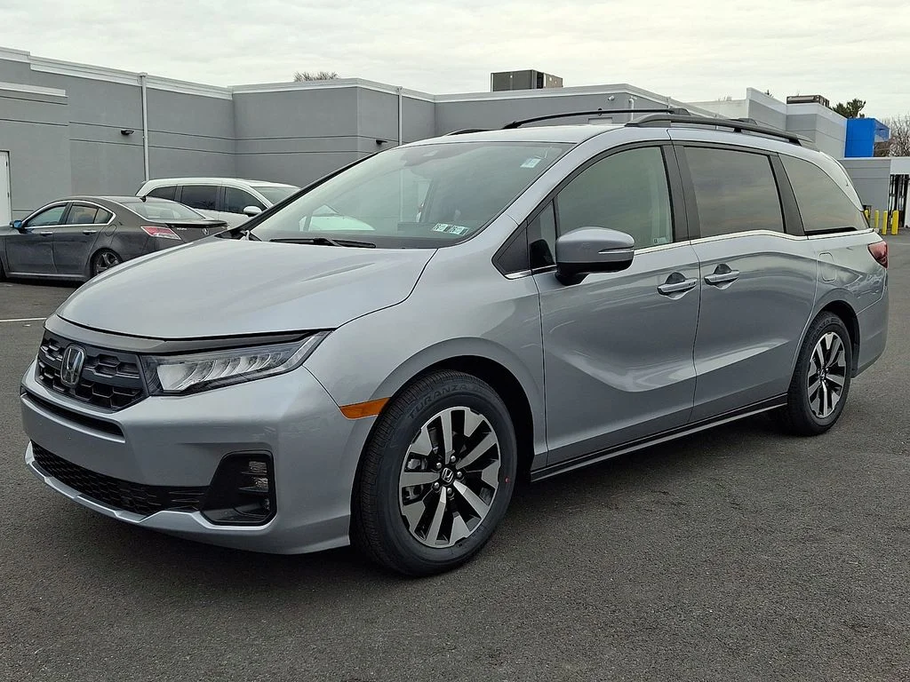 New 2026 Silver Honda EX-L image 2