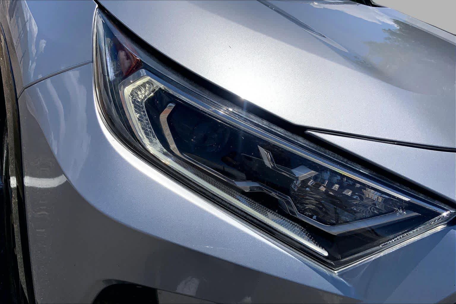 Used 2021 Silver Sky Metallic/Midnight Black Metallic Toyota Hybrid XSE image 27