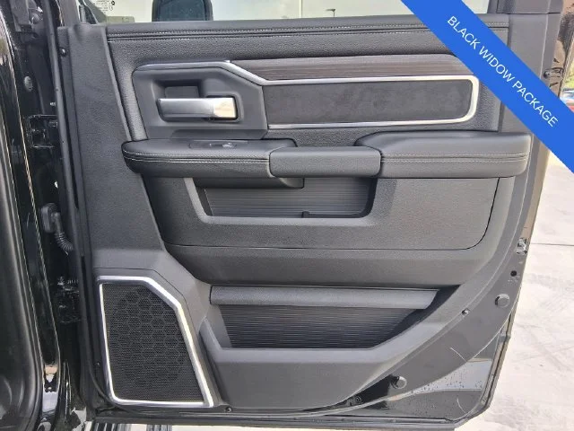 New 2026 Diamond Black Crystal Pearl-Coat Exterior Paint RAM Laramie image 22