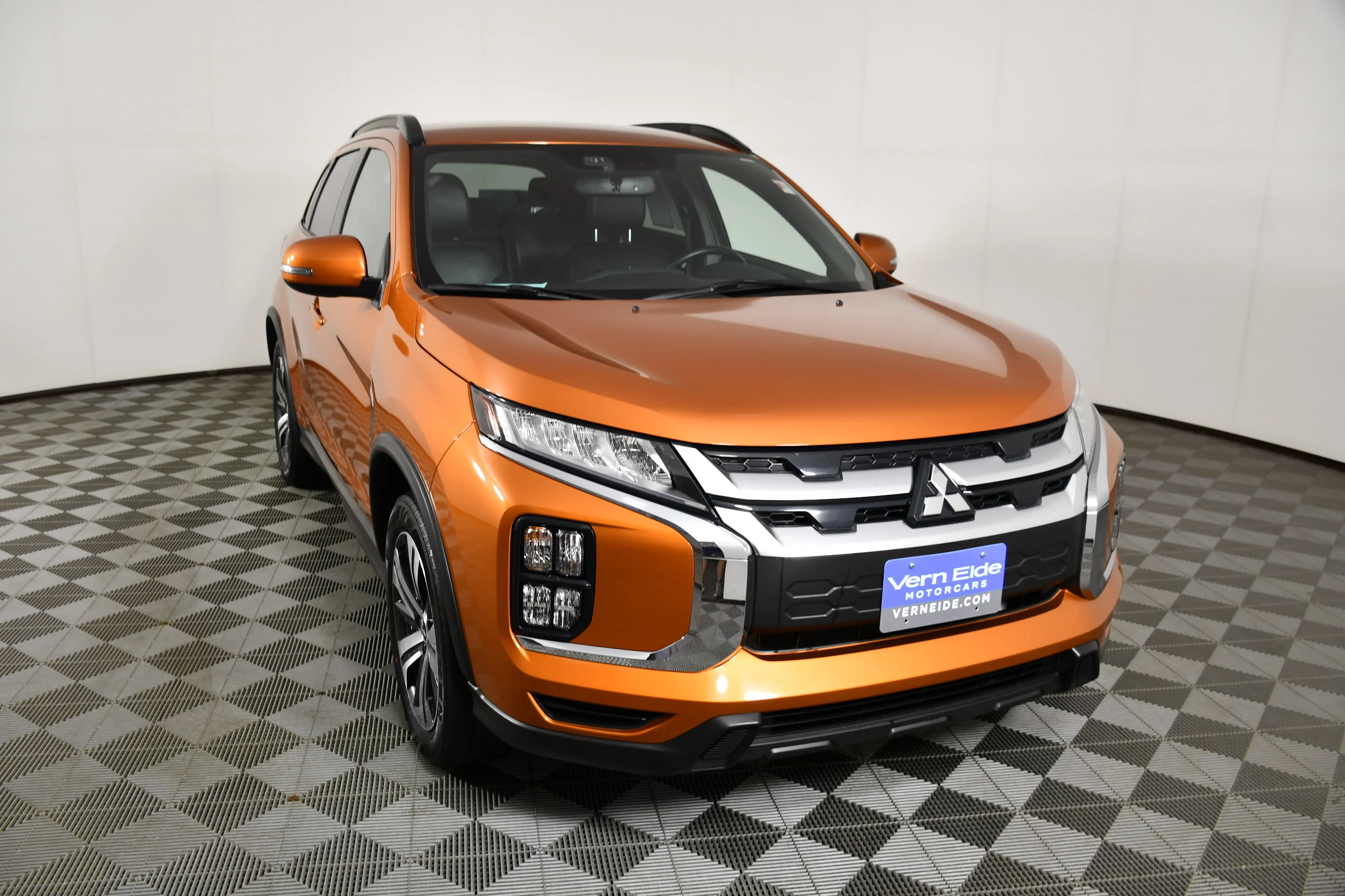 Certified Used 2022 Orange Sunrise Metallic Mitsubishi GT image 3