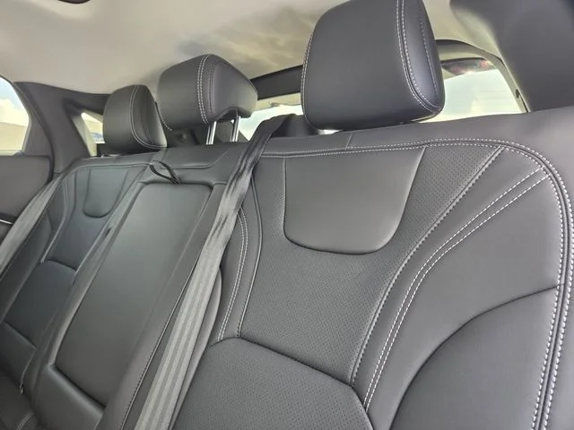 New 2026 Star White Metallic Tri-coat Ford Premium image 26