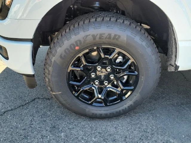 New 2026 Oxford White Ford XLT image 5