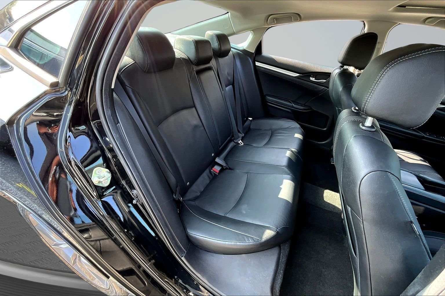 Used 2019 Black Honda EX-L image 23