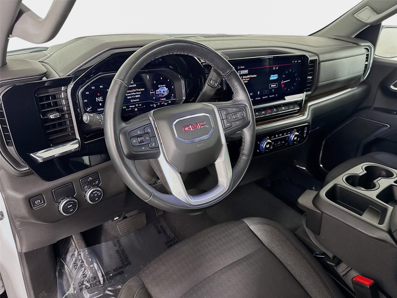 Used 2024 Summit White GMC Elevation image 9