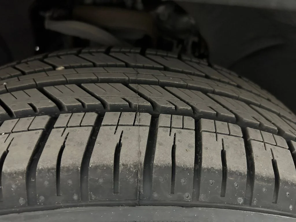 Used 2020 Blue GMC Elevation image 22