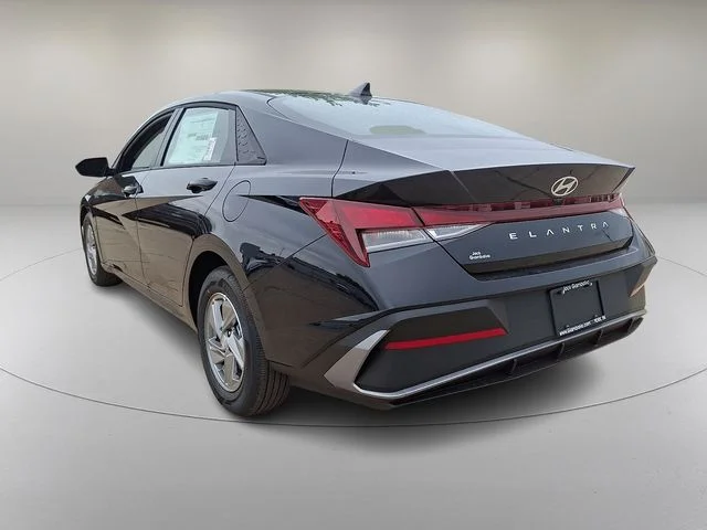 New 2026 Black Hyundai SE image 5