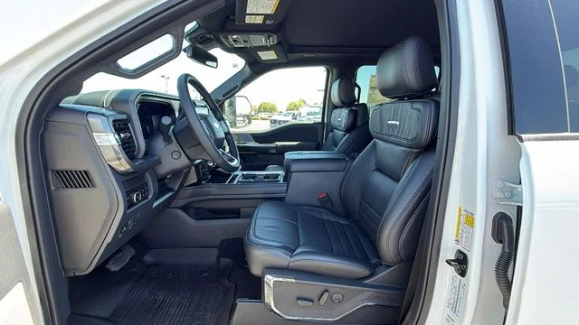 2026 Ford F-450 Super Duty Platinum - Photo 35