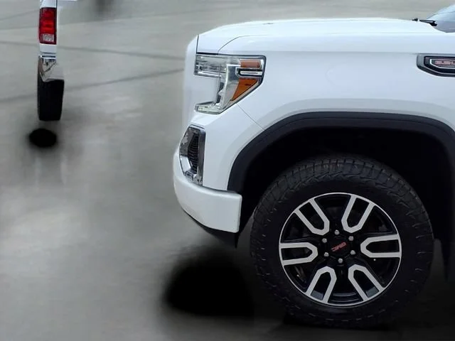 Used 2022 Summit White GMC AT4 image 24