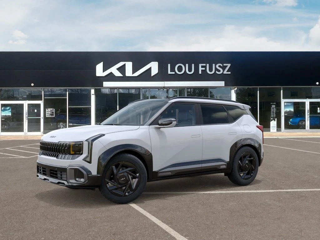 New 2027 Snow White Pearl Kia X-Line SX image 3