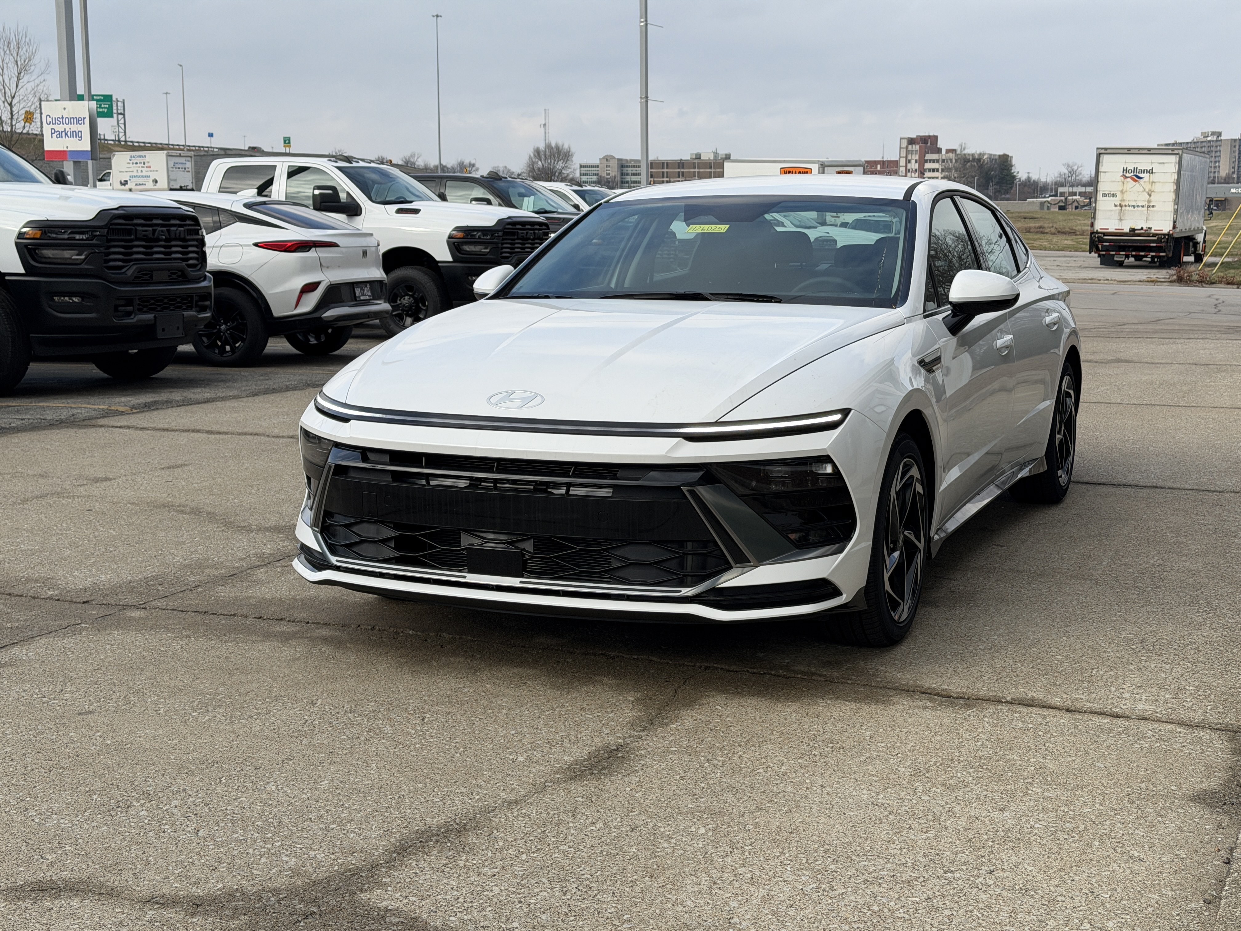 Used 2026 White Hyundai SEL Sport image 11