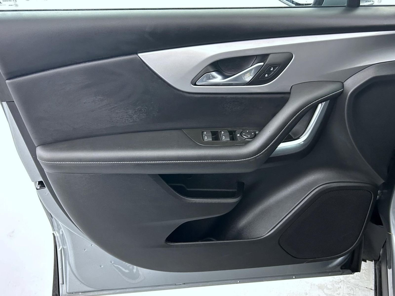 Used 2025 Gray Chevrolet LT image 9
