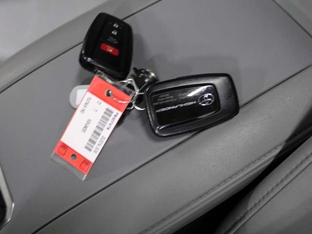 Used 2023 Celestial Silver Metallic Toyota Platinum image 20