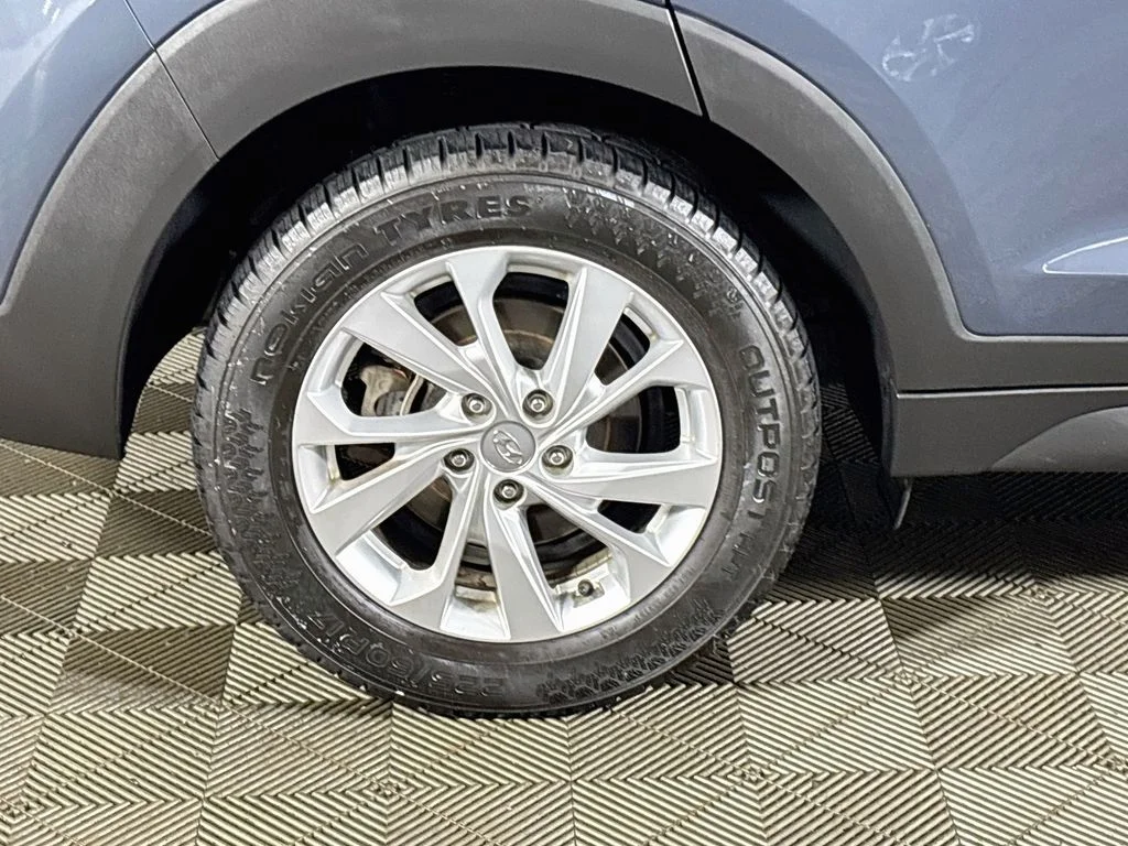 Used 2019 Blue Hyundai SE image 22
