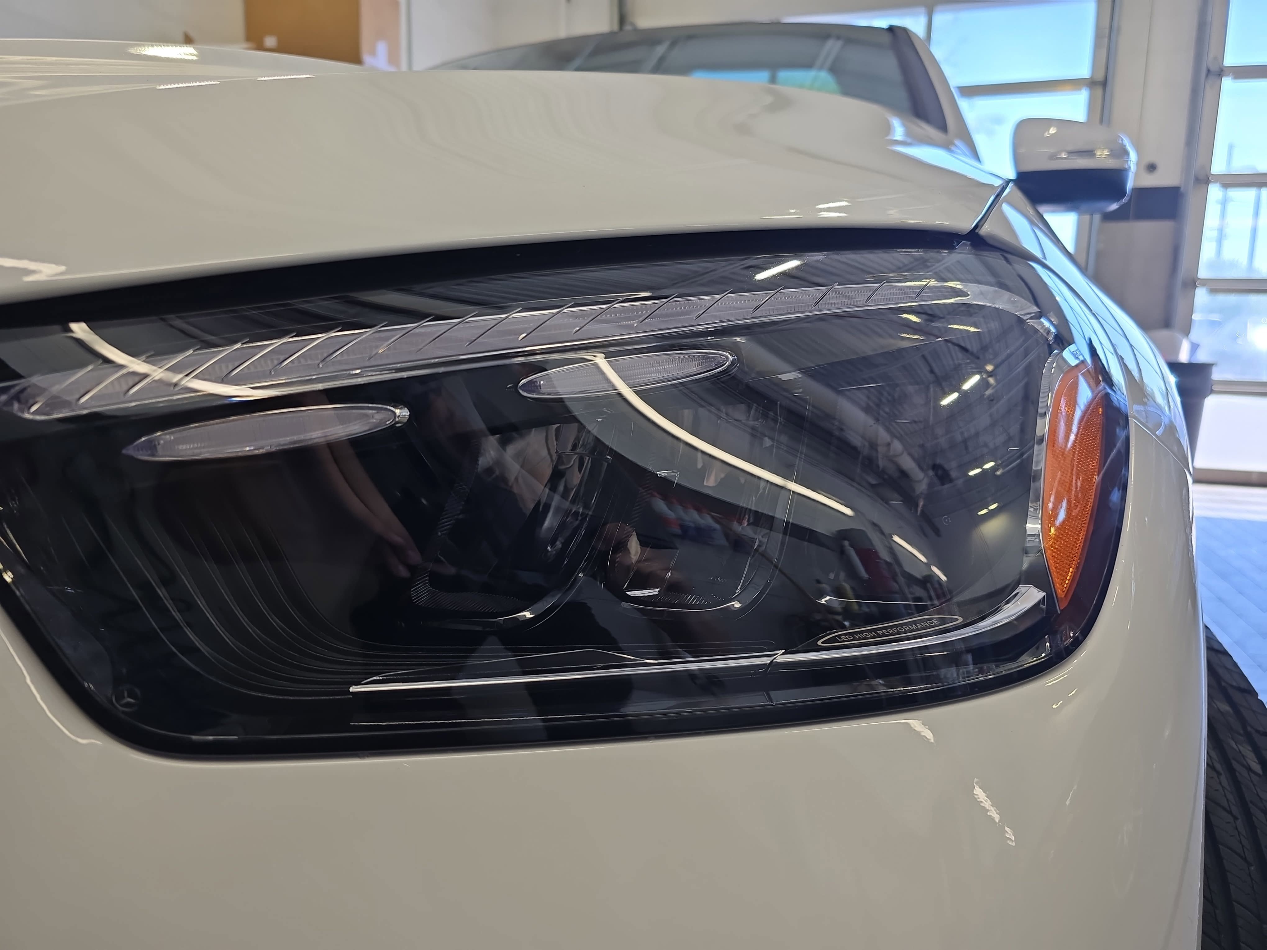 New 2026 MANUFAKTUR Moonlight White Metallic Mercedes-Benz GLE450 image 34