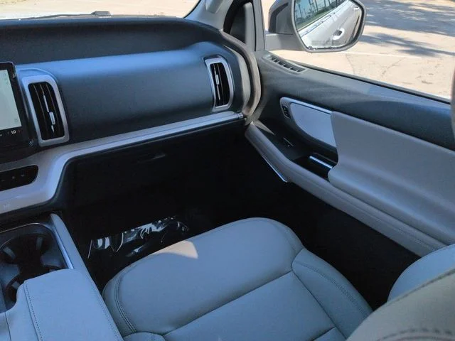New 2027 Star White Metallic Tri-Coat Ford MAX Active image 17