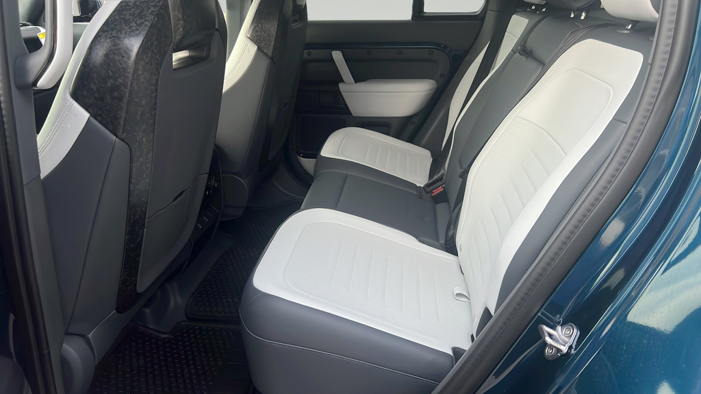 New 2026 Blue Land Rover  OCTA image 16